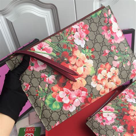 pochette bloom gucci|gucci pouch bag women's.